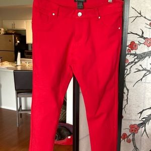 Red color pants, by Ci Sono